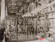 First permanent exhibition in the Merchant House, About 1889
