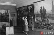 At the “Best Works of Soviet Art” exhibition in Novosibirsk. 1942
