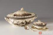 Предметы из «Сервиза с зеленой лягушкой». Англия. Фирма Веджвуд. 1773–1774 Предметы из «Сервиза с зеленой лягушкой». Англия. Фирма Веджвуд. 1773–1774