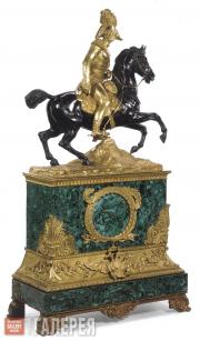 Часы со скульптурным навершием (Николай I на гарцующем коне). Около 1835 Часы со скульптурным навершием (Николай I на гарцующем коне). Около 1835