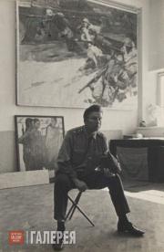 Marat Samsonov in his studio at the Grekov Studio of War Artists Marat Samsonov in his studio at the Grekov Studio of War Artists