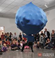 Перформанс Курта Йоханнессена “Blu 10”. 2010