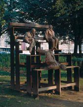 Хуан МУНЬОС. Тринадцать смеющихся друг над другом. 2001