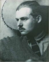 Эрнест Хемингуэй с банджо. 1923