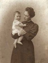 В.С. Самарина с дочерью Елизаветой. 1906
