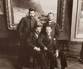 Слева направо сидят: А. Чумаков, К. Богаевский; стоят: Е. Столица, А. Рылов в мастерской Императорской Академии художеств на фоне картины А. Чумакова «Тихий день» (1897). 1890-е