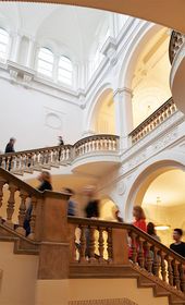 Вестибюль имени супругов Воль