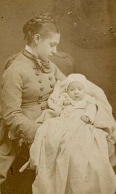 В.А. Репина с дочерью Надеждой. 1874–1875