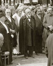 Молебен перед закладкой Дома имени академика В.Д. Поленова. 7 мая 1915