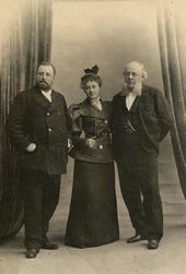 В.В. Якунчиков, М.Ф. Якунчикова и В.И. Якунчиков [1880-е]