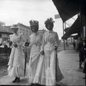 Три женщины в воскресных платьях. Маршалл, Техас. 1899–1900
