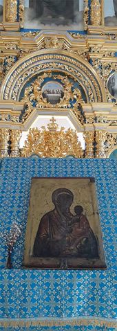 Икона Богоматери Торопецкой в интерьере церкви Святого Благоверного князя Александра Невского в Истринском районе Московской области