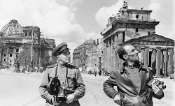 Кураторская экскурсия по выставке «Неизвестный Берлин. Май 1945»