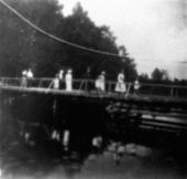 Подвесной мост через Нерль. Фотография. 1910 Подвесной мост через Нерль. Фотография. 1910