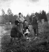 К.А. Коровин с сыном Алексеем и Ф.И. Шаляпин с дочерью Ириной. 1900-е. К.А. Коровин с сыном Алексеем и Ф.И. Шаляпин с дочерью Ириной. 1900-е.