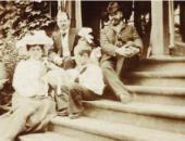 В имении Теляковских Отрадное. К.А.Коровин – справа. Фотография. 1900-е В имении Теляковских Отрадное. К.А.Коровин – справа. Фотография. 1900-е