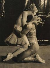 АЛИСИЯ НИКИТИНА – КОШКА, СЕРГЕЙ ЛИФАРЬ – ЮНОША. «КОШКА». 1927 АЛИСИЯ НИКИТИНА – КОШКА, СЕРГЕЙ ЛИФАРЬ – ЮНОША. «КОШКА». 1927
