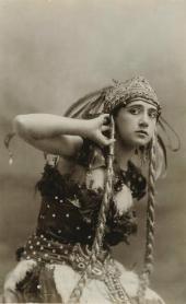 ТАМАРА КАРСАВИНА – ЖАР-ПТИЦА «ЖАР-ПТИЦА». Фотография. 1910. ТАМАРА КАРСАВИНА – ЖАР-ПТИЦА «ЖАР-ПТИЦА». Фотография. 1910.